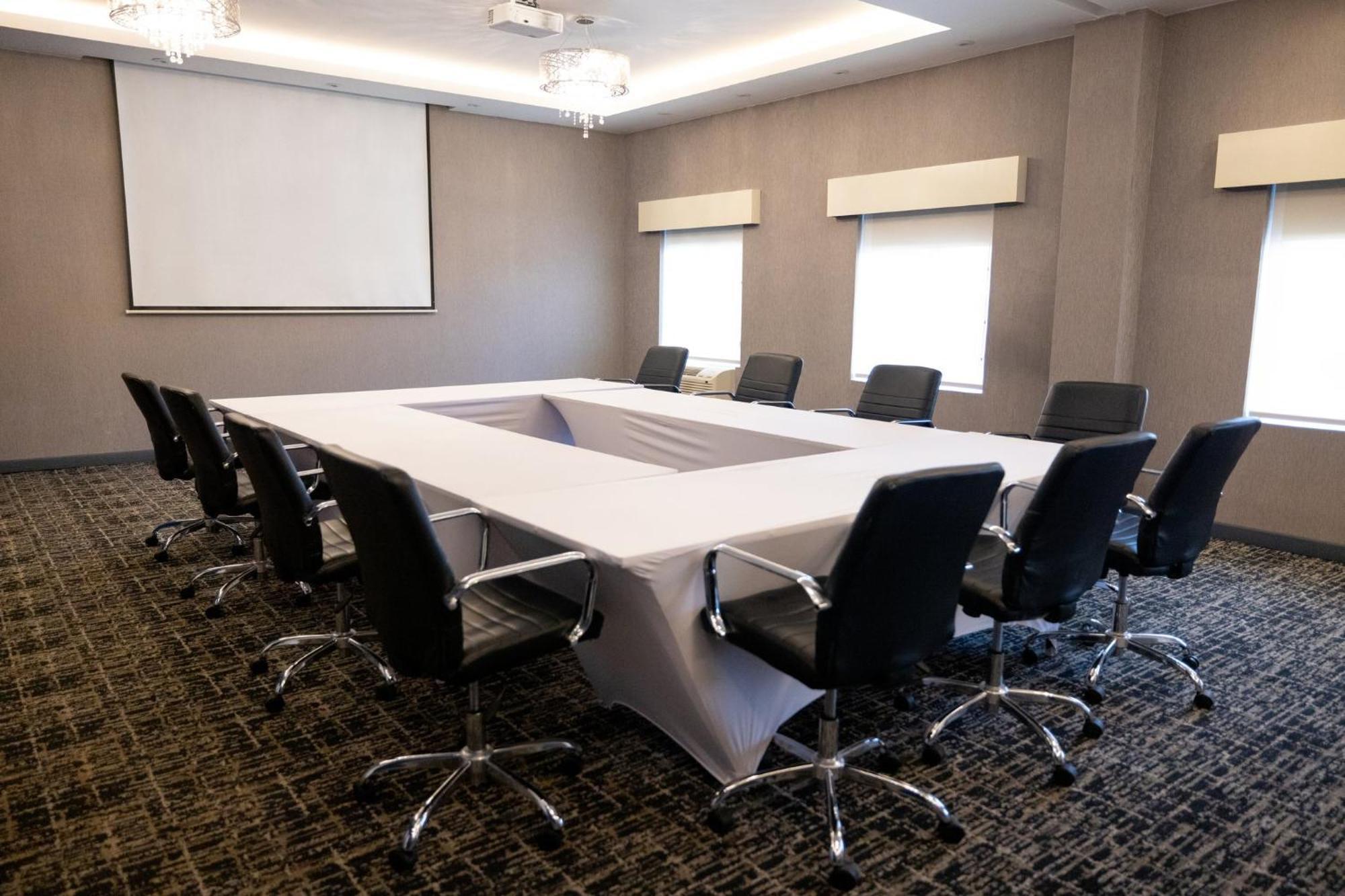 Voco Saltillo Suites By Ihg Zewnętrze zdjęcie