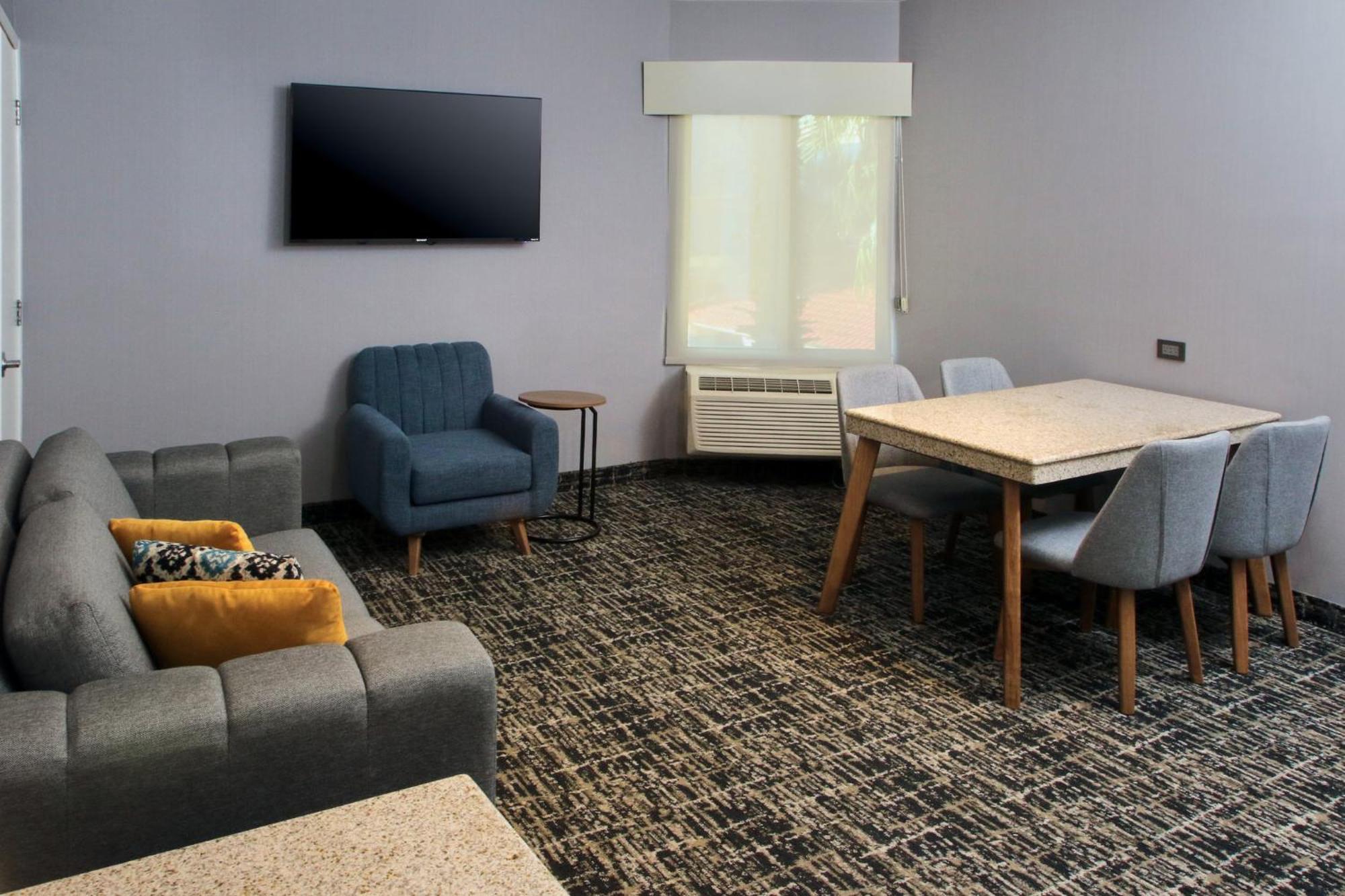 Voco Saltillo Suites By Ihg Zewnętrze zdjęcie